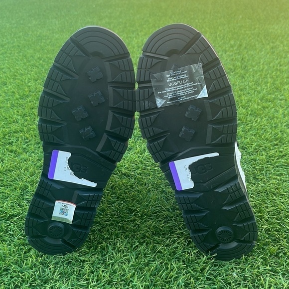 NWT UGG Sidnee Waterproof Platform Lug Combat Boot! - Picture 10 of 12